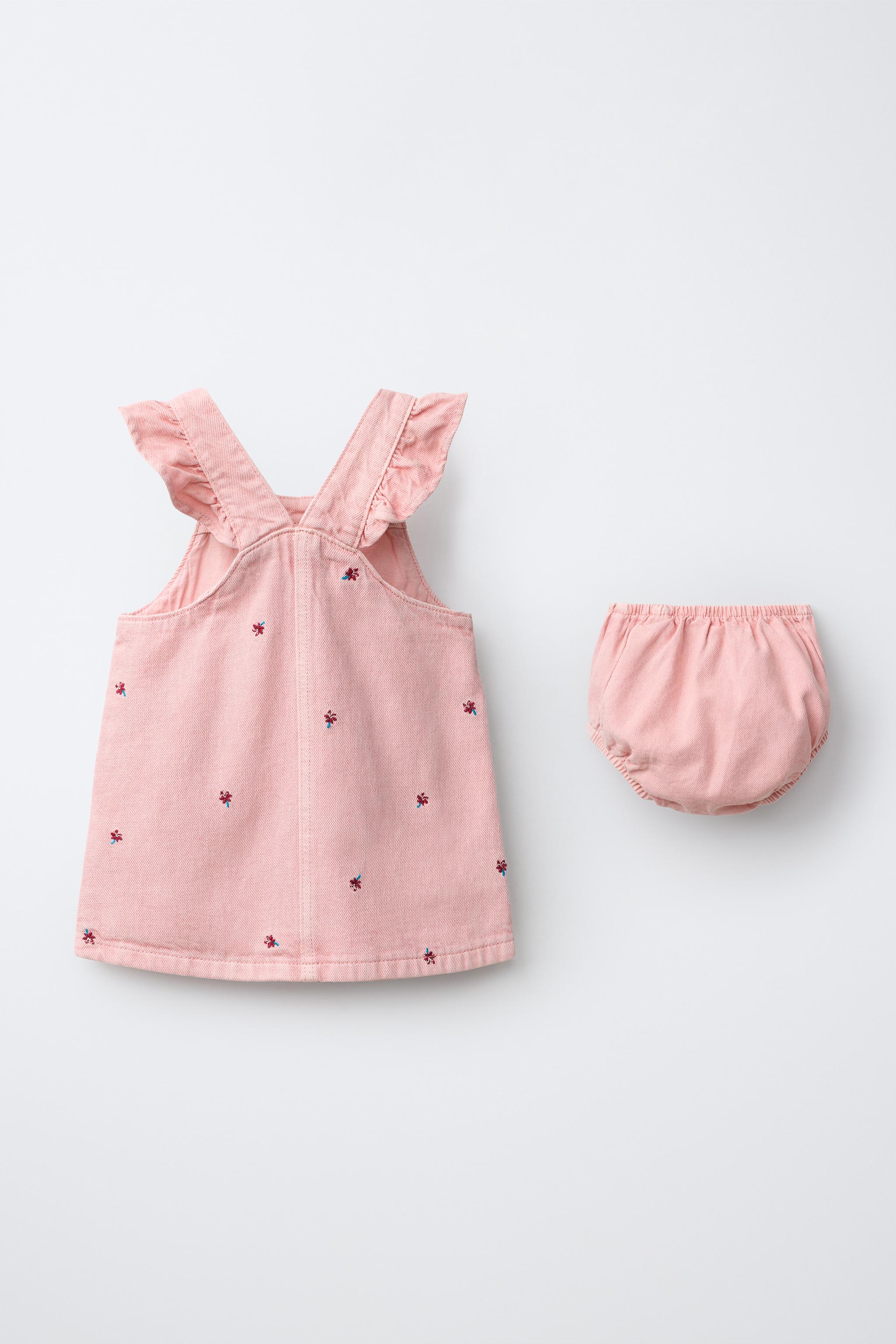 ENSEMBLE ROBE-SALOPETTE ET CULOTTE EN SERGÉ À FLEURS